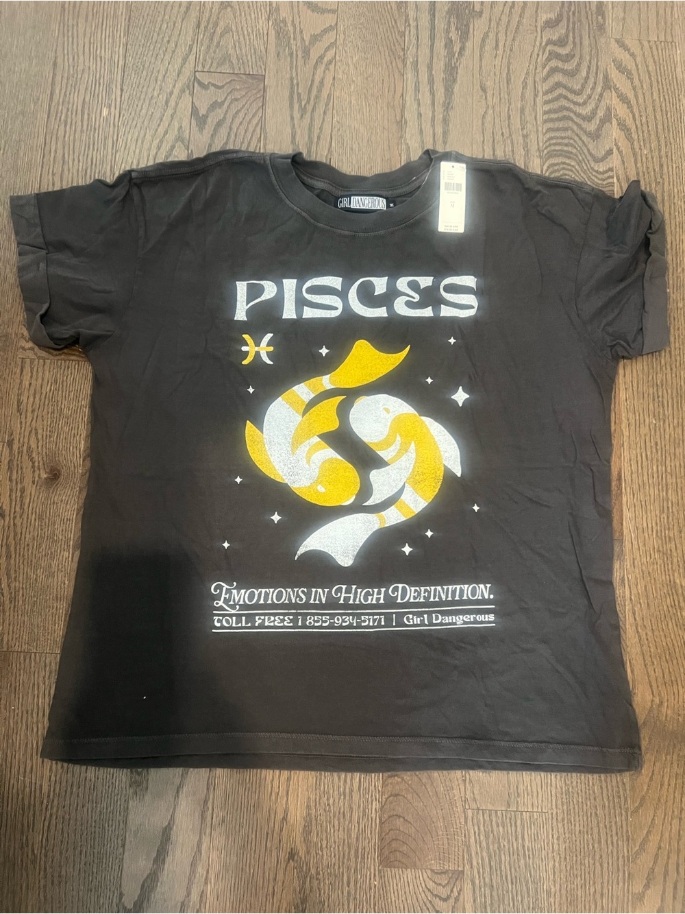 Girl Dangerous Pisces Graphic Short Sleeve Tee - Black & Yellow
